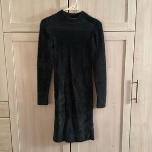 Babaton furry dress dark green; size small